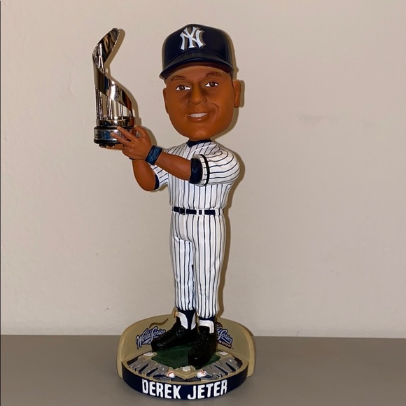 Derek Jeter Bobblehead - Picture 1 of 5
